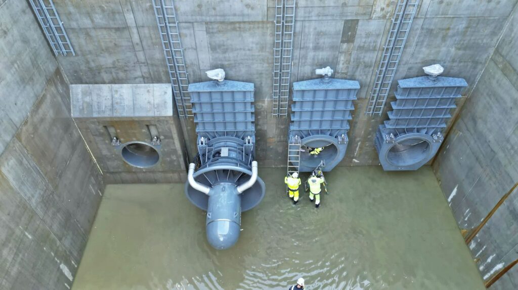 Installation of the horizontally arranged StreamDiver turbine units in the new low-head hydropower plant Kilandsfoss on the Nidelva, Norway.