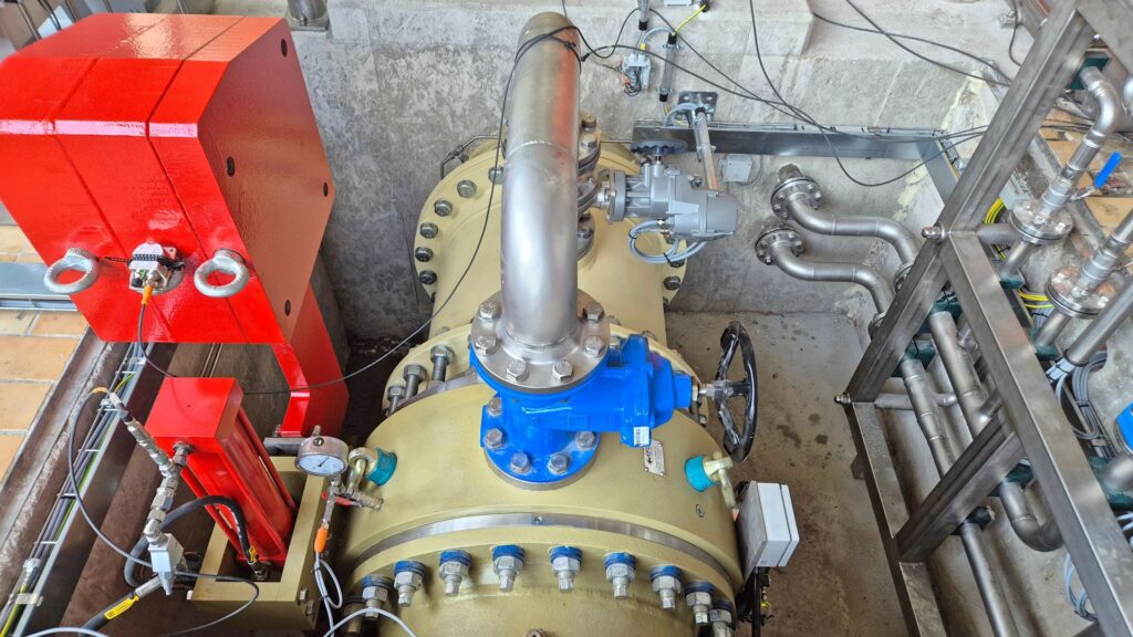 Trial operation: The new shut-off valve, designed and developed in-house by EFG, is put through its paces.