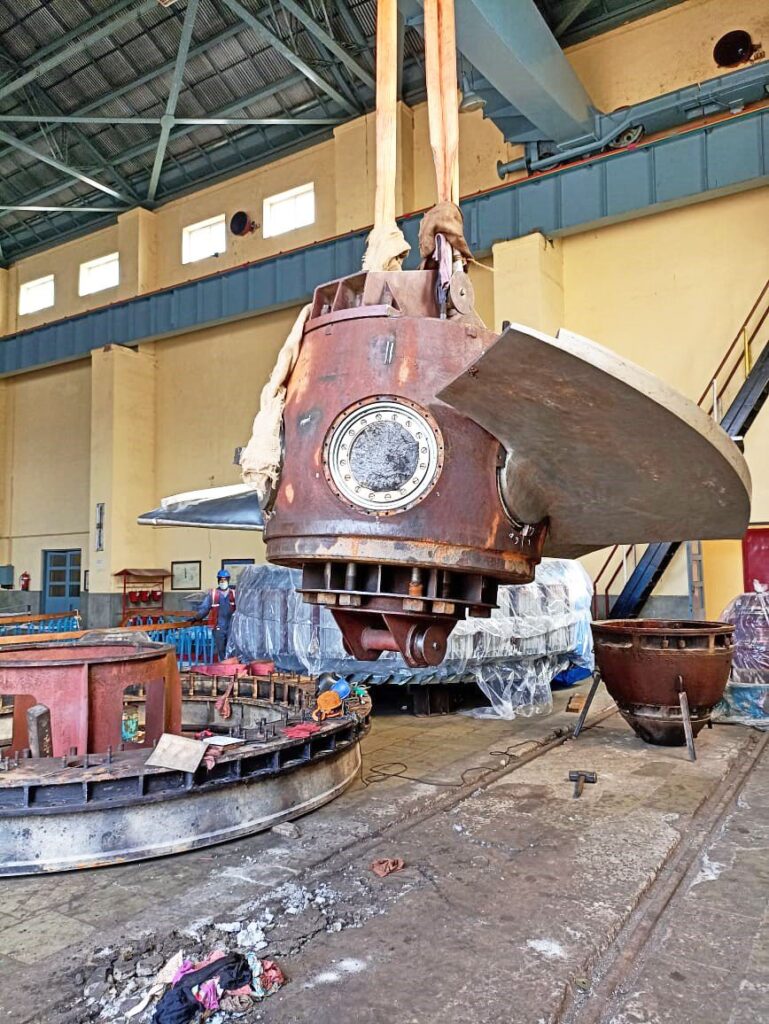 Photographs of the dismantled turbine on site