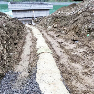 The damaged DN400 steel pipe was replaced by a penstock with DN700 GFK pipes. KW Tischbach DRL