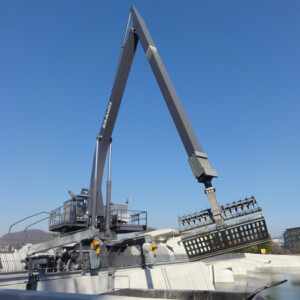 Braun Maschinenfabrik GmbH's largest trash rack cleaning machine with an articulated arm is employed at the “Sohlstufe Lehen” power plant in Mozart's hometown. Knickarm RRM Sohlstufe Lehen