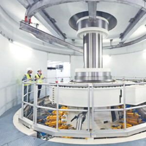 The PSH plant Frades II is equipped with two variable-revolution pump turbines – each with a nominal capacity of 390 MW, two asynchronous engine-generators and variable frequency drive. The Voith Hydro-built machines are some of the largest and most powerful of their kind in Europe, and also belong to the large-scale Xflex Hydro project. Frades II