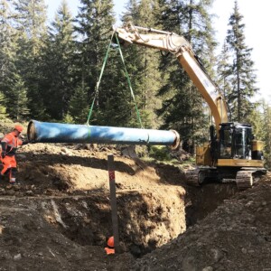 Utmost priority was given to protecting areas to be conserved, such as fens and dry grassland when making routing decisions for the 4.2 km penstock. KW Adont Rohrverlegung