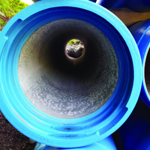 The inner surface of GEOCAST pipe portfolio products is given a protective, anti-corrosive cement mortar coating. During the manufacturing process a zinc-aluminium layer and epoxy resin coat are applied to the exterior. inner surface of GEOCAST pipe