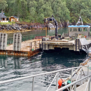 One special feature, indeed one major challenge of this Norwegian project, was that there were no access roads to the project site. All construction parts, machines and power station components had to be delivered by ferry. Logistic ferry