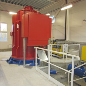 The 4-jet Pelton turbine in the
upper power plant is set up to provide around 5 MW of power. Pelton Troyer