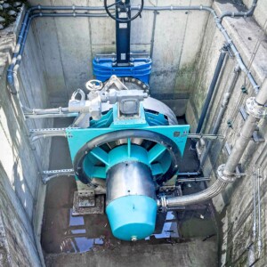 A fully submersible AUMA SARV-UW actuator with GS part-turn gearbox and custom lever arm assembly ensures optimum guide vane adjustment for an RHT turbine supplied by Natel Energy to Sauerbrunn hydropower plant, Graz, Austria. auma_sauerbrunn_turbine